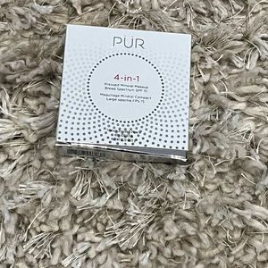 PUR 4 in 1 pressed powder